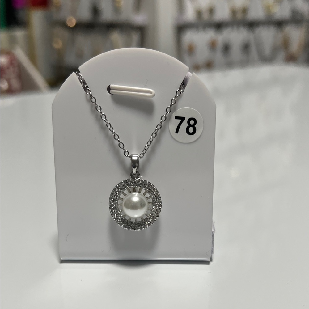Elegant Silver Pearl Pendant Necklace